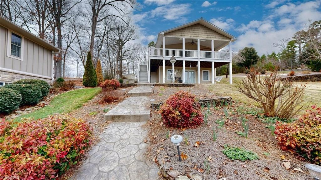 Photo of 105 Sunrise Lane, New London, NC 28127 (MLS # 1207601)