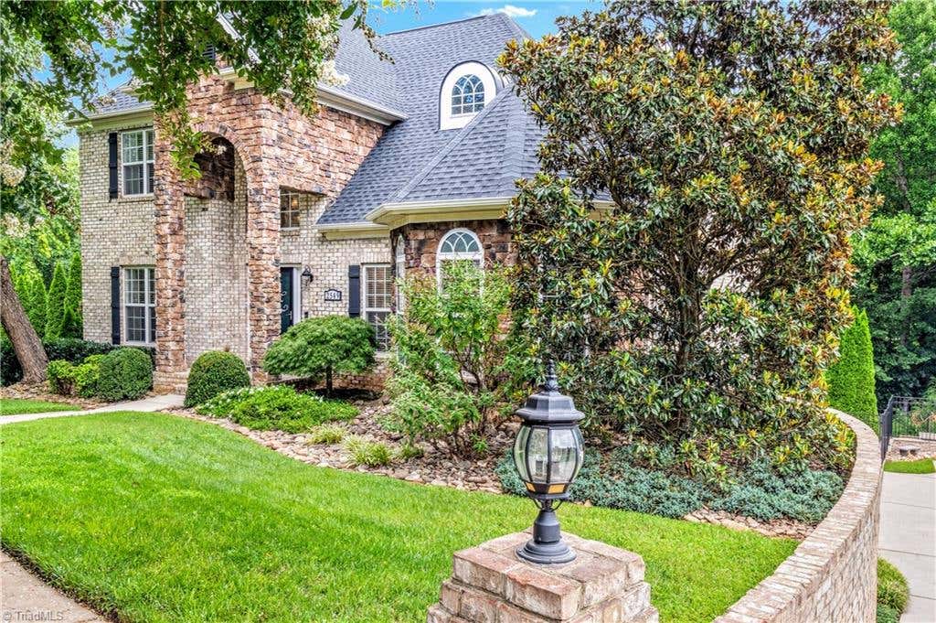 Photo of 2549 Innisfail Lane, Clemmons, NC 27012 (MLS # 1230560)