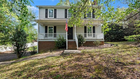 Homes For Sale - 7132 Avenbury Circle<br/> Forsyth County, Kernersville, NC 27284