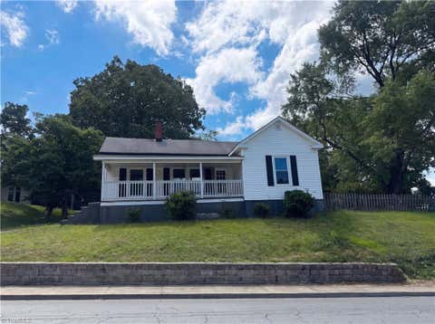 Homes For Sale - 309 Worth Street<br/> Mount Airy, NC 27030