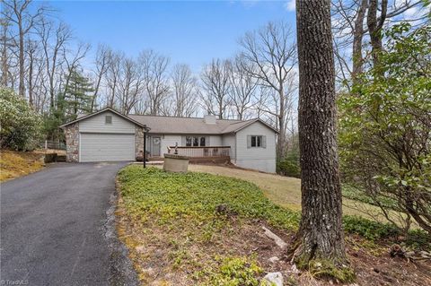 Homes For Sale - 120 Village Road<br/> Roaring Gap, NC 28668