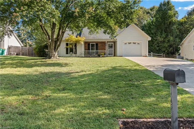 1759 Harper Spring Drive, photo 2 of 31