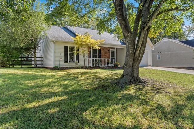 1759 Harper Spring Drive, photo 3 of 31