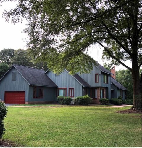 Single Family Residence in Greensboro NC 8200 Crows Nest Lane.jpg