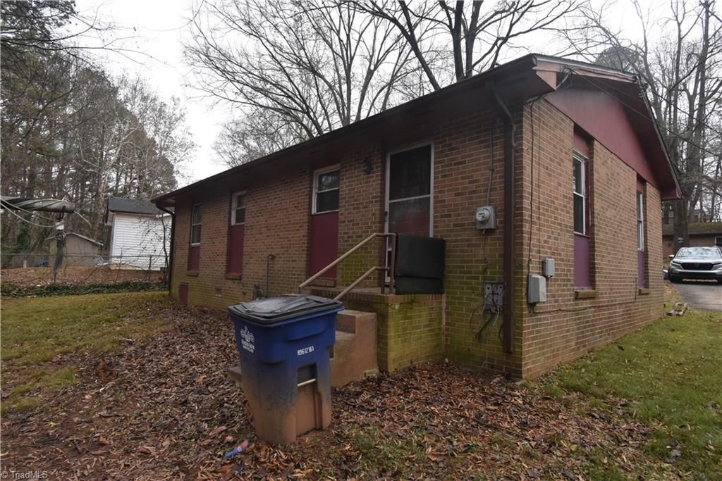 Photo of 655 Amanda Place, Winston-Salem, NC 27101 (MLS # 1203922)