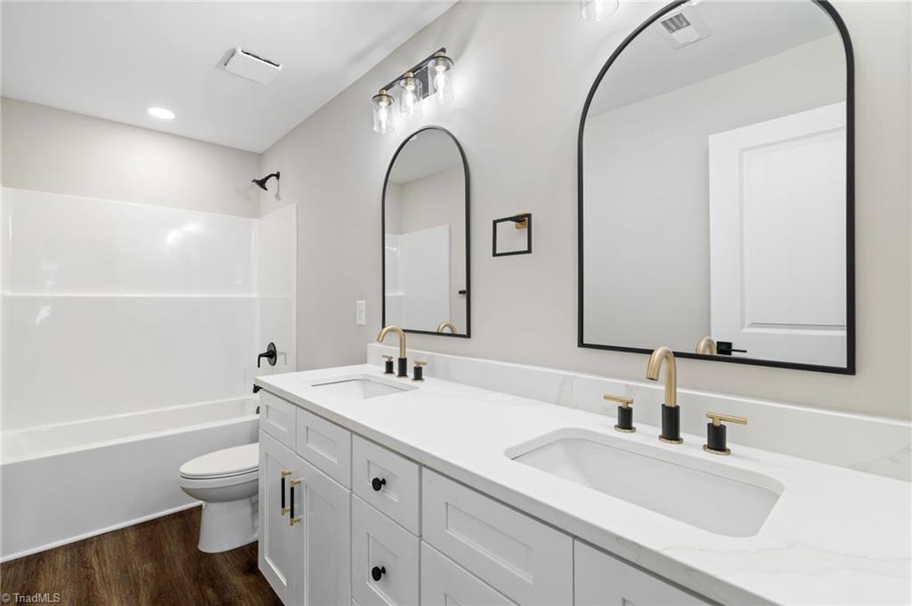 Madison, North Carolina 27025, United States, 4 Bedrooms Bedrooms, ,4 BathroomsBathrooms,Residential,Active,230768