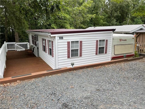 Mobile Home For Sale - 105 Marina Lane<br/> New London, NC 28127