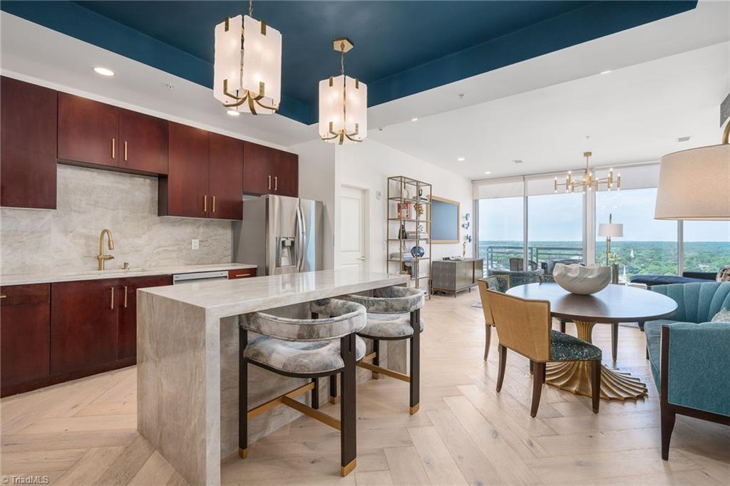 201 N Elm Street 1401