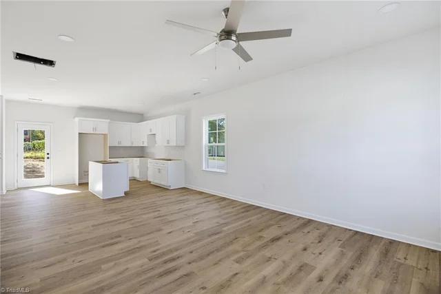 729 W Swannanoa Avenue, photo 3 of 17