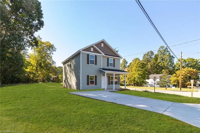 729 W Swannanoa Avenue, photo 2 of 17