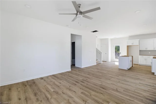 729 W Swannanoa Avenue, photo 4 of 17