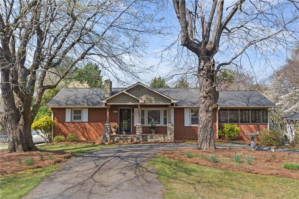 Photo of 410 Lynhaven Drive, Winston-Salem, NC 27104 (MLS # 1213779)