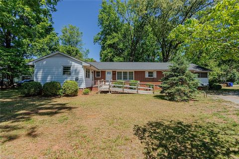 Homes For Sale - 1100 S Fifth Street<br/> Mebane, NC 27302