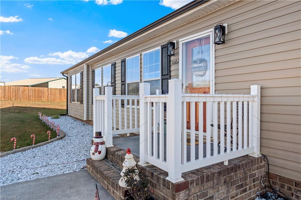 1002 Crestline Drive