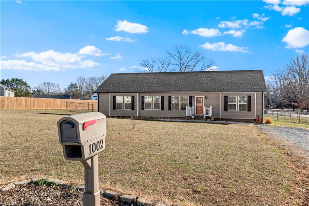 1002 Crestline Drive