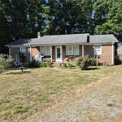 Homes For Sale - 6912 Harlow Drive<br/> Archdale, NC 27263