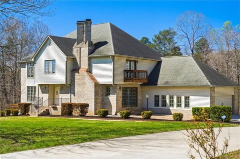 Homes For Sale - 900 Warren Farm Road<br/> Forsyth County, Walnut Cove, NC 27052