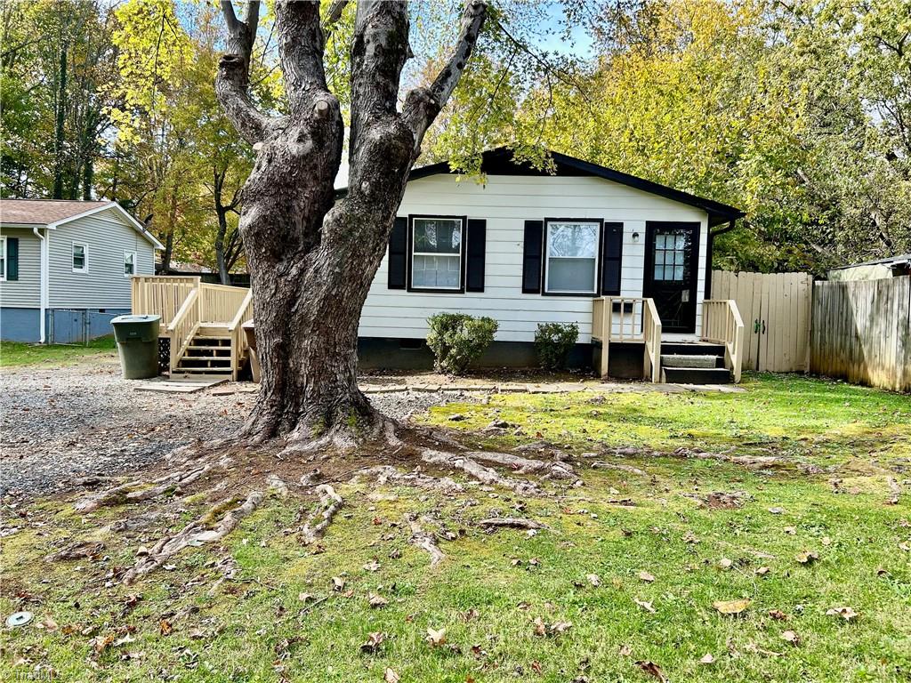 Greensboro, North Carolina 27405, United States, 3 Bedrooms Bedrooms, ,2 BathroomsBathrooms,Residential,Active,239385