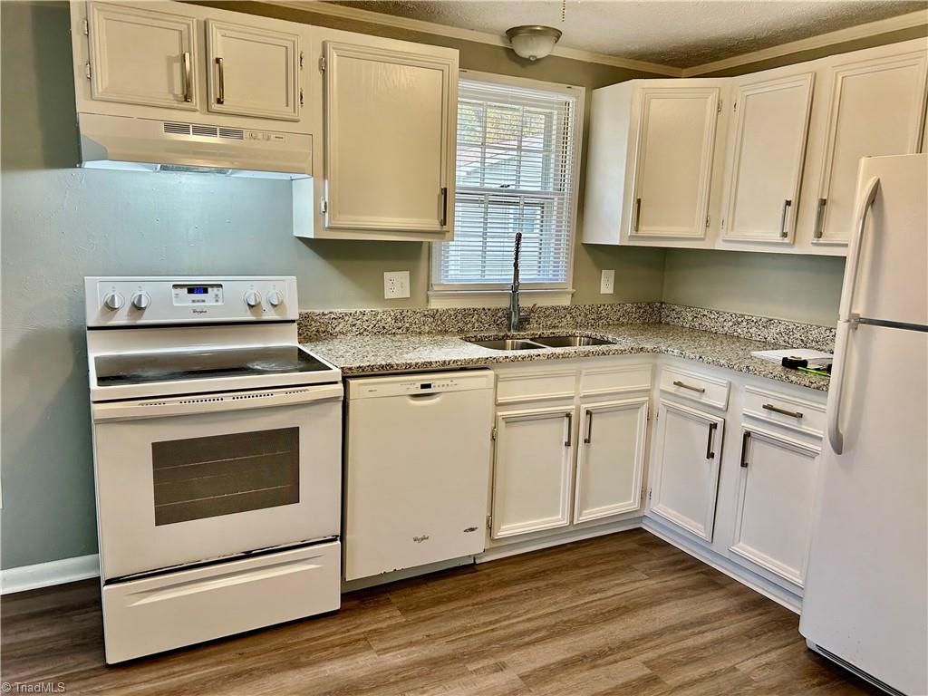 Greensboro, North Carolina 27405, United States, 3 Bedrooms Bedrooms, ,2 BathroomsBathrooms,Residential,Active,239385