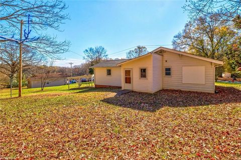 Single Family Residence in Albemarle NC 401 Summit Avenue 33.jpg