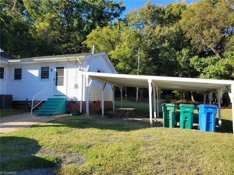 Single Family Residence in Albemarle NC 401 Summit Avenue 12.jpg