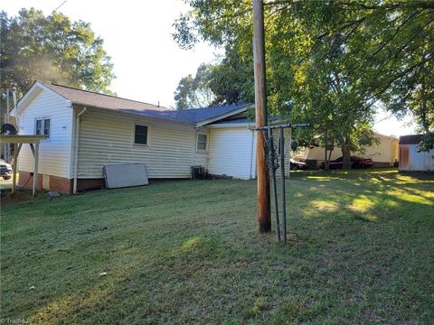 Single Family Residence in Albemarle NC 401 Summit Avenue 13.jpg