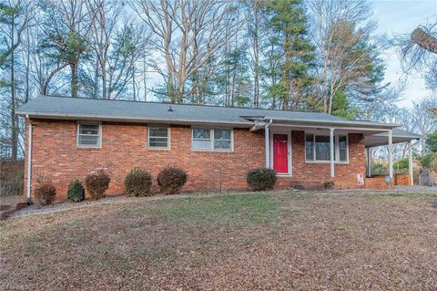 4443 Tekoa Lane Winston-Salem NC 27105