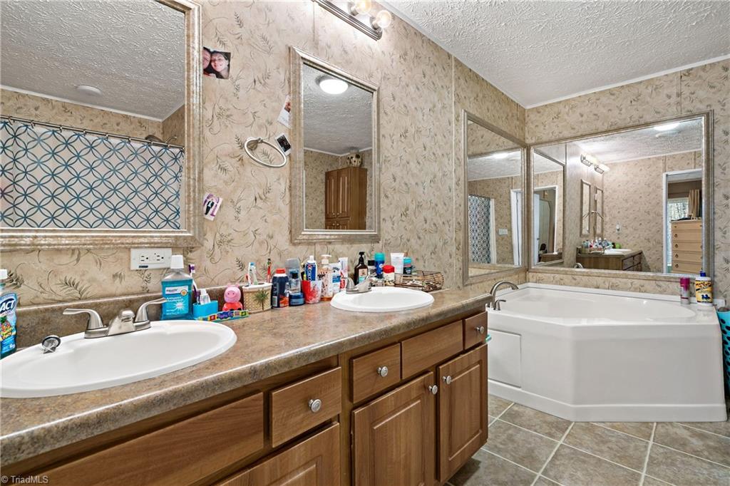 2567 Vein Mountain Road, Nebo, North Carolina image 7