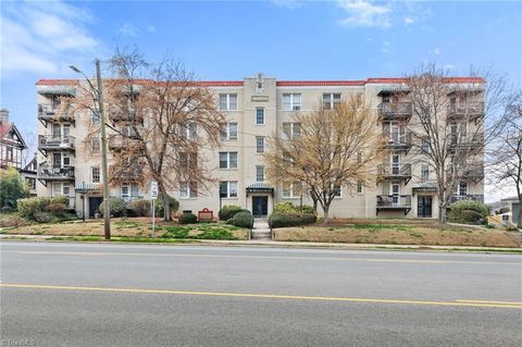 Homes For Sale - 1013 N Elm Street #B6<br/> Greensboro, NC 27401