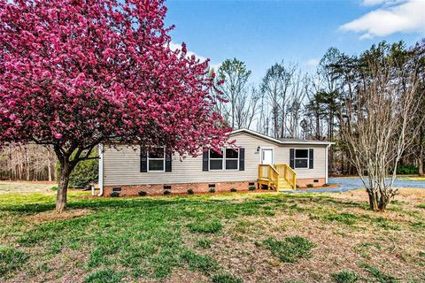 Mobile Home For Sale - 6264 Evening Shade Road<br/> Troy, NC 27371
