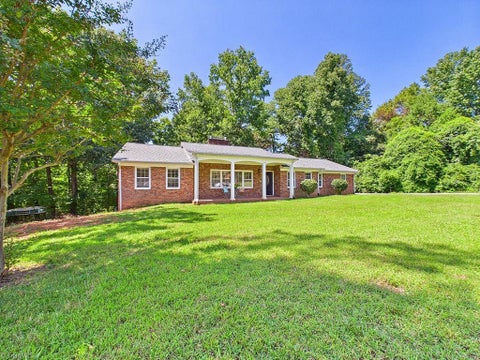 Homes For Sale - 246 Merry Hills Drive<br/> High Point, NC 27262