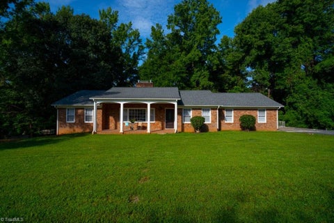 Homes For Sale - 246 Merry Hills Drive<br/> High Point, NC 27262