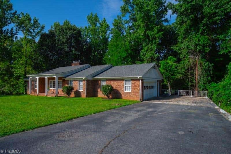 Photo of 246 Merry Hills Drive, High Point, NC 27262 (MLS # 1229082)