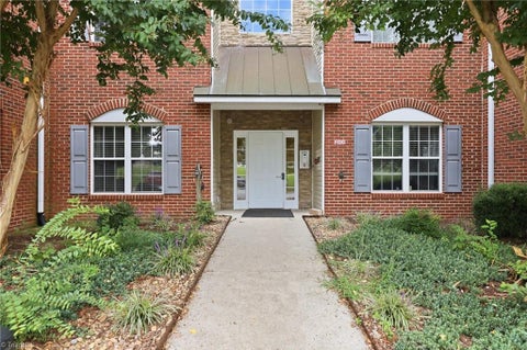 Condo For Sale - 6941 Hanesbrook Circle #104<br/> Clemmons, NC 27012