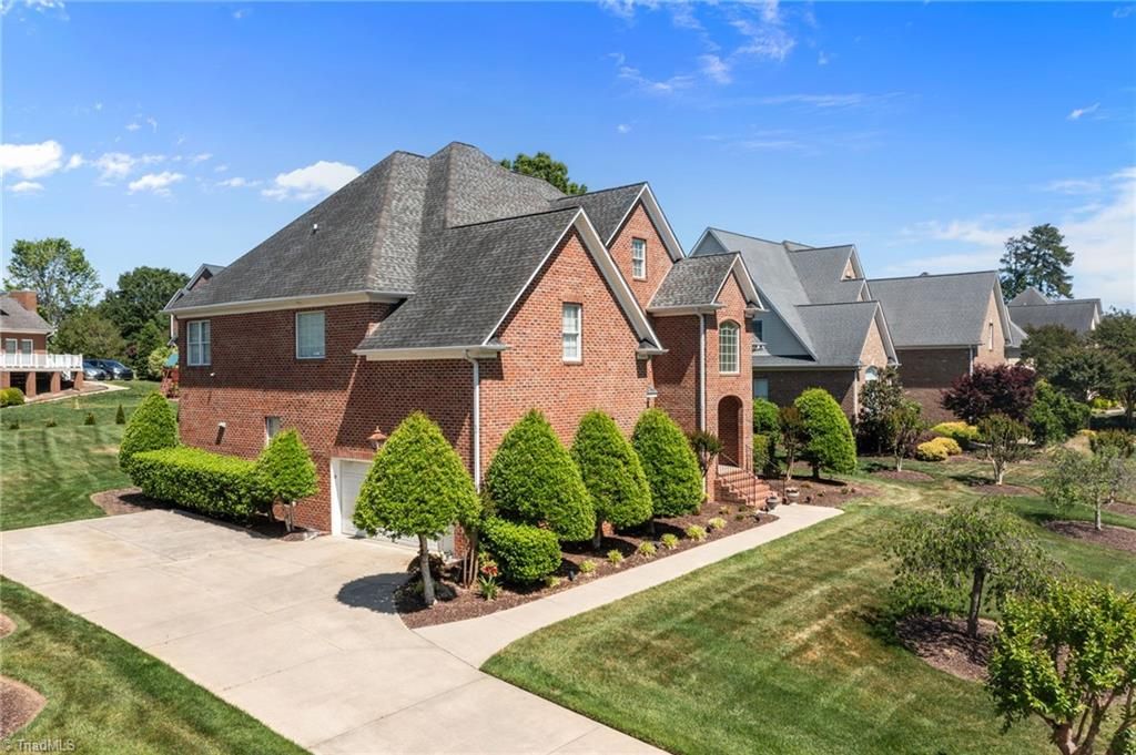 Photo of 736 Meadowood Drive, Burlington, NC 27215 (MLS # 1217917)