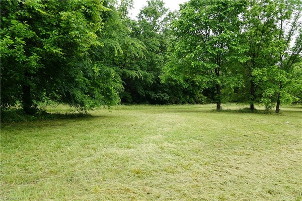 253 N URBAN ST, THOMASVILLE, NC 27360 - Image cd46ff9f5b237a5d9c0c41f7799ba3fa/4009896668