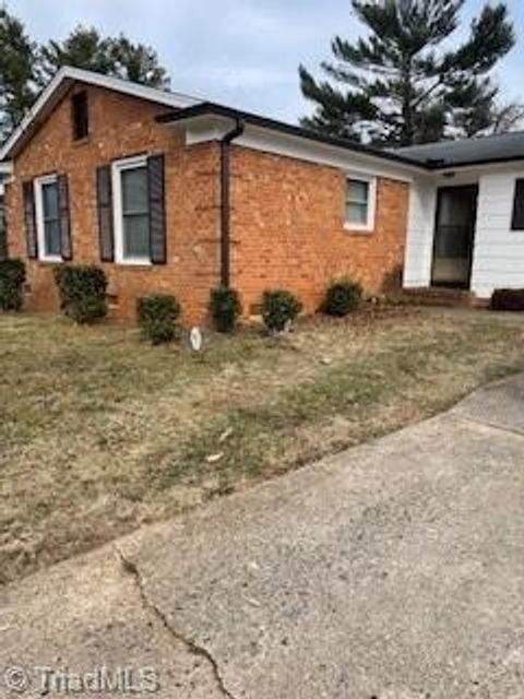 1031 Shea Court Winston-Salem NC 27107