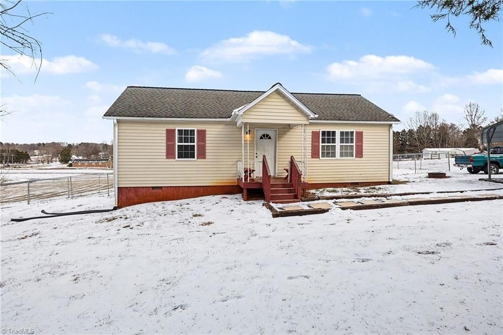 Photo of 129 Howardtown Circle, Mocksville, NC 27028 (MLS # 1208095)