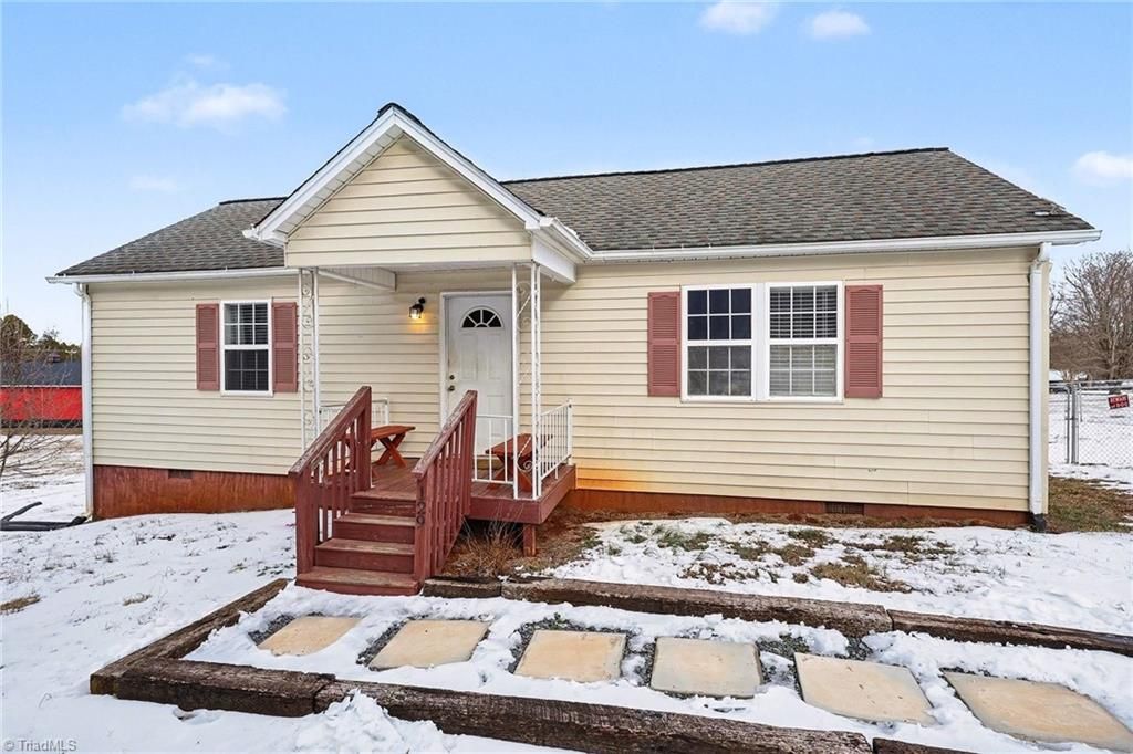 Photo of 129 Howardtown Circle, Mocksville, NC 27028 (MLS # 1208095)