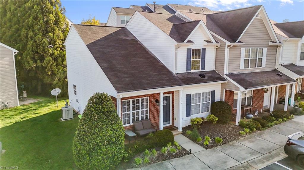 1129 Brooksridge Way, Whitsett, North Carolina image 3