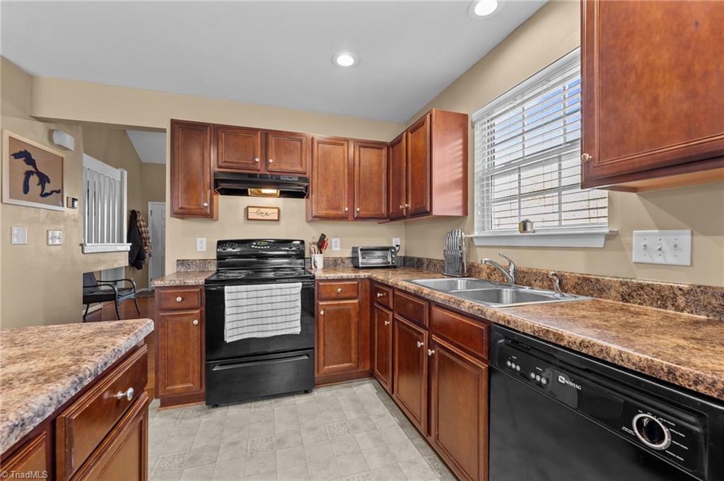 1129 Brooksridge Way, Whitsett, North Carolina image 12
