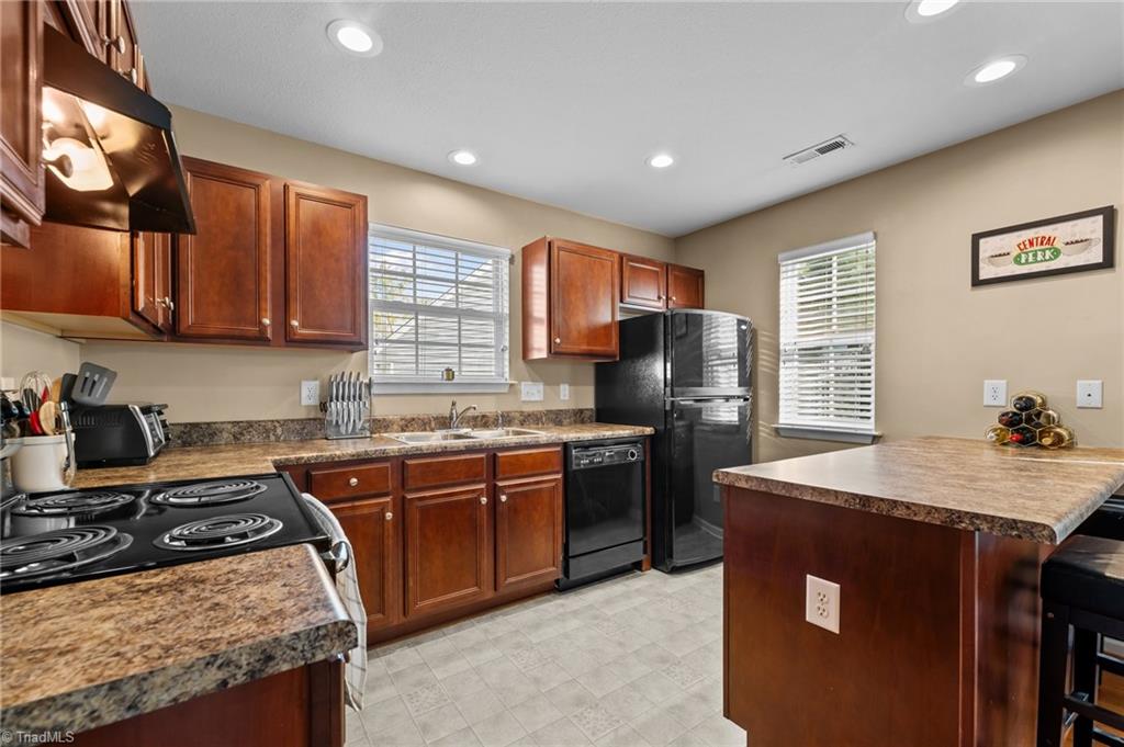 1129 Brooksridge Way, Whitsett, North Carolina image 10