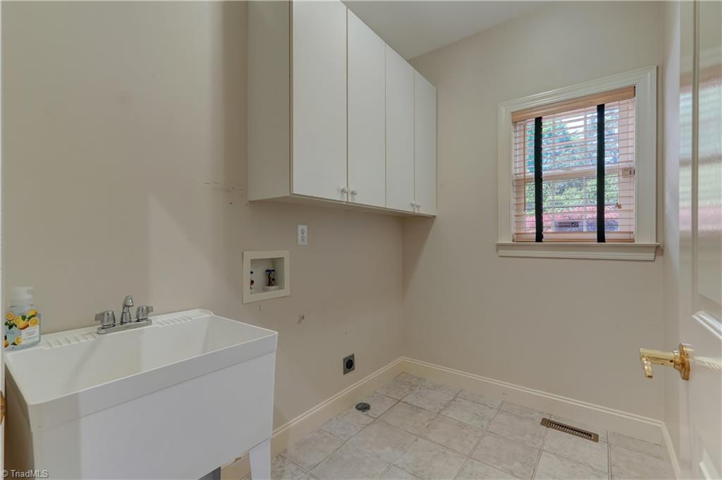 2436 Nesters Court, High Point, North Carolina image 25