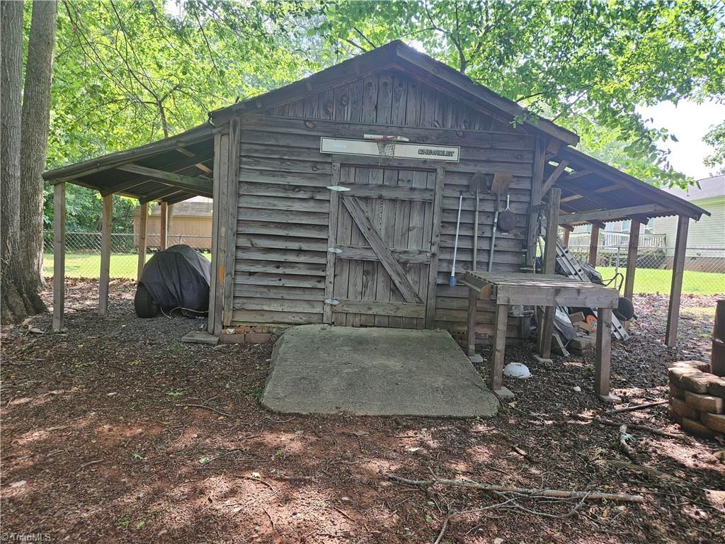 4917 Streamside Drive, McLeansville, North Carolina image 7
