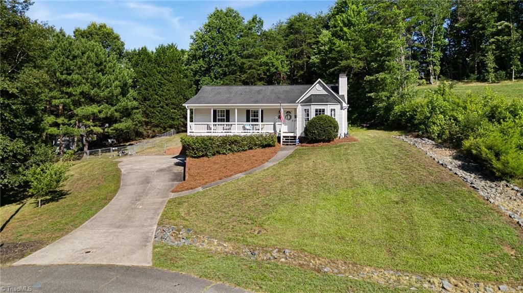 Photo of 160 Crossfield Court, Lexington, NC 27295 (MLS # 1225501)