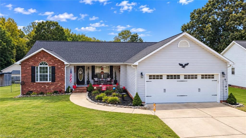 Photo of 106 John Mills Lane, Thomasville, NC 27360 (MLS # 1238404)