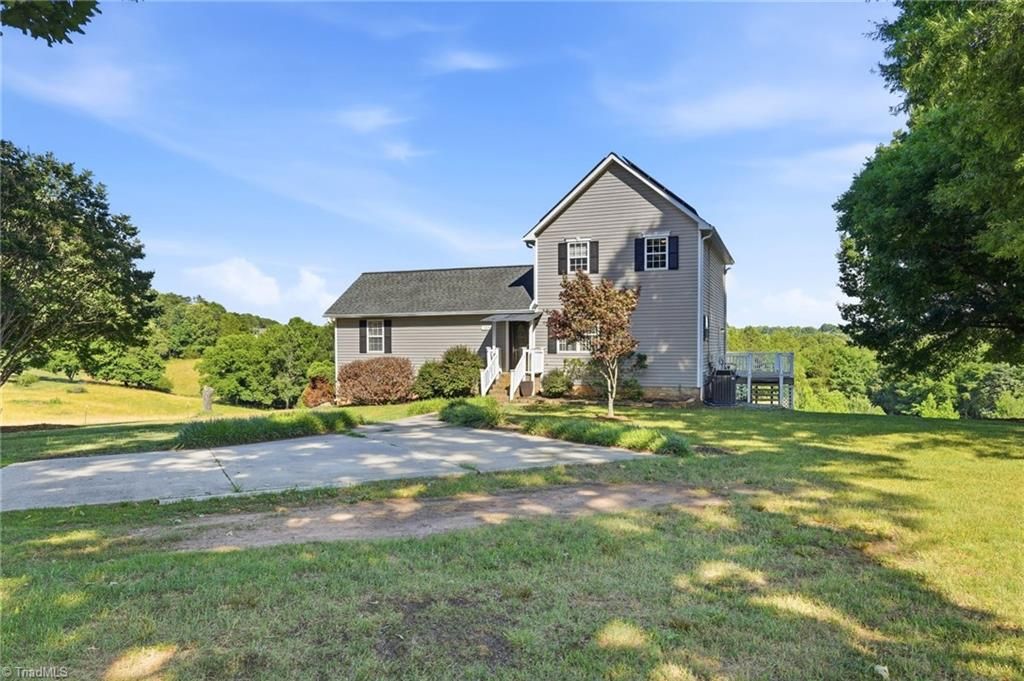 Photo of 169 Ben Smith Road, Kernersville, NC 27284 (MLS # 1225061)
