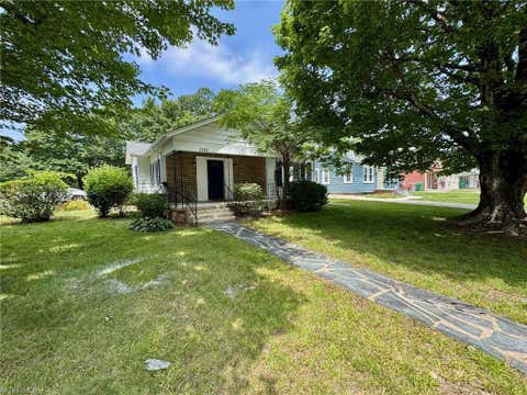 Homes For Sale - 1101 Forrest Street<br/> High Point, NC 27262