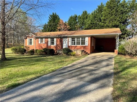 Homes For Sale - 1118 Timberlane<br/> Randolph County, Asheboro, NC 27205