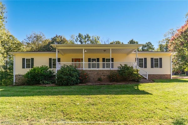 154 STANLEY AVE, WINSTON SALEM, NC 27101 - Image ce2a3d0da3740dd367c3bd4d5963d3a3/2970436496
